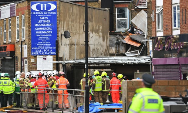 Λονδίνο: Ισχυρή έκρηξη σε κτίριο – Φόβοι για νεκρούς | tovima.gr