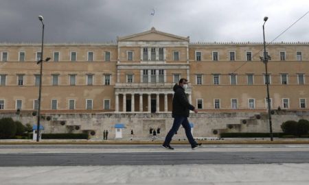 Η δημοκρατία της πειθούς δεν ευδοκιμεί το φθινόπωρο;