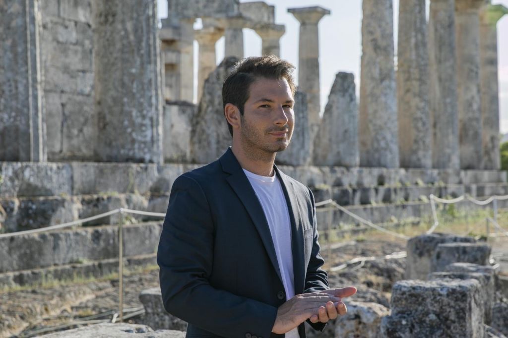 Γιώργος Περρής: Ταξιδεύοντας στον κόσμο