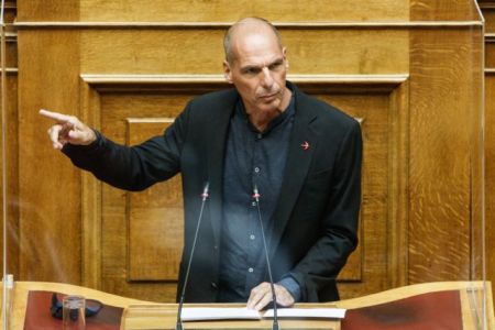 Βαρουφάκης: Το ΜέΡΑ25 δεν συνεργεί στην οπερέτα Τσίπρα και στο πτωχευτικό έκτρωμα Σταϊκούρα