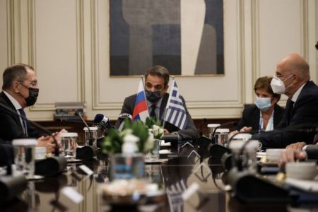 Αναθέρμανση των σχέσεων Ελλάδας – Ρωσίας: Το μήνυμα Λαβρόφ στην Τουρκία