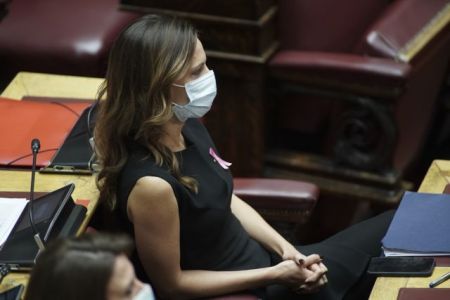 Αχτσιόγλου : Στα όρια το σύστημα υγείας με ευθύνη της κυβέρνησης