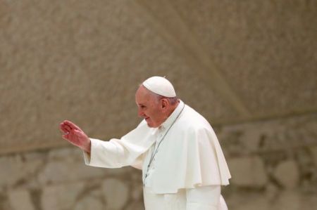 Κορωνοϊός : Ο Πάπας ακυρώνει τις γενικές ακροάσεις του παρουσία πιστών