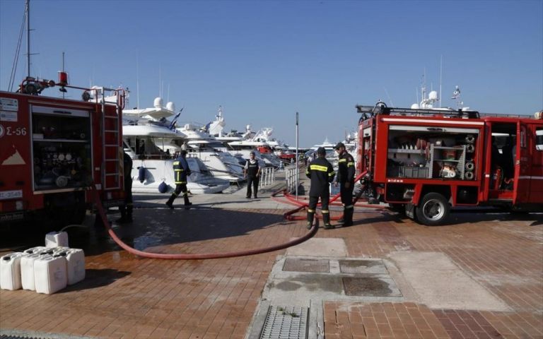 Μαρίνα Ζέας : Έκρηξη με δύο τραυματίες σε θαλαμηγό | tovima.gr