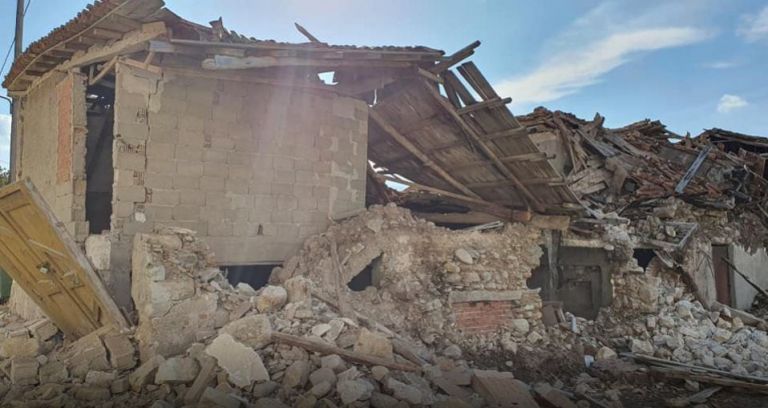 Σεισμός στη Σάμο: Εμπρακτη συμπαράσταση από την Ελληνική Ενωση Τραπεζών | tovima.gr