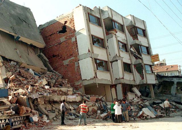 Τουρκία : Ο καταστρεπτικός σεισμός του Μαρμαρά στις 17 Αυγούστου 1999 | tovima.gr