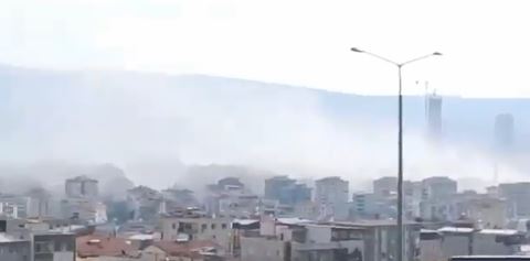 Σεισμός : Ταρακουνήθηκε η Σμύρνη – Κατέρρευσαν κτίρια | tovima.gr