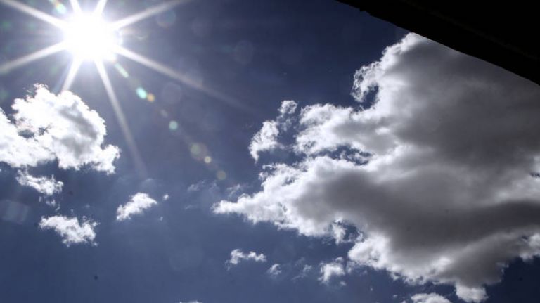 Καιρός : Ηλιοφάνεια και χαμηλές θερμοκρασίες – Πού θα βρέξει | tovima.gr