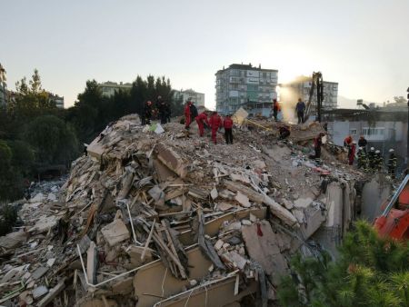 Σεισμός : Στους 27 οι νεκροί στη Σμύρνη
