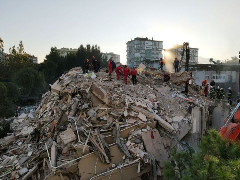 Σεισμός : Στους 27 οι νεκροί στη Σμύρνη | tovima.gr