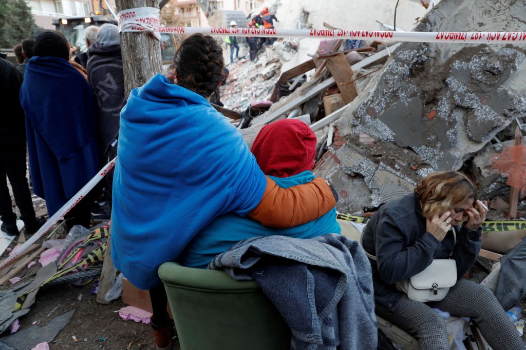 Σεισμός : Στους 26 οι νεκροί στη Σμύρνη