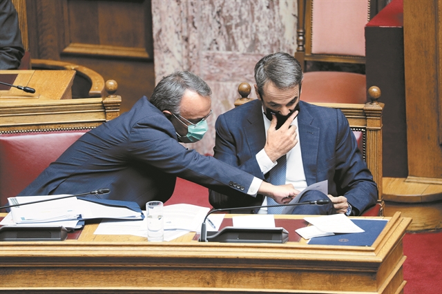 Η πρόταση μομφής πάγωσε (προσωρινά)τον ανασχηματισμό