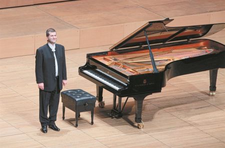 «Είμαι πάντα έτοιμος για κάποια μεγάλη συναυλία»