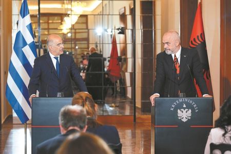 Χάγη: βήμα προς την εξομάλυνση;