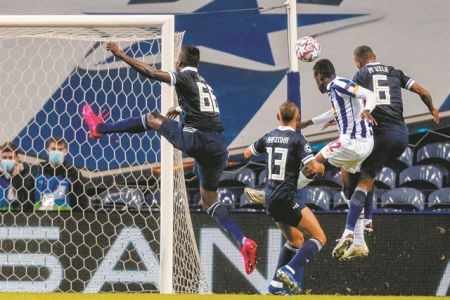 Τρελά όνειρα και τελευταία χαρτιά  