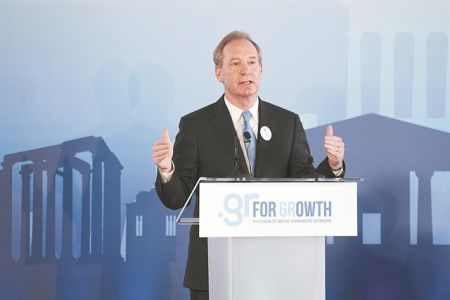 Τα δίνει όλα η Microsoft για τον Τζο Μπάιντεν 