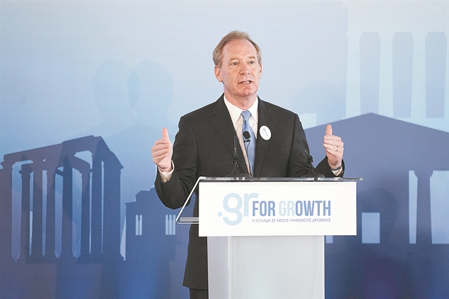 Τα δίνει όλα η Microsoft για τον Τζο Μπάιντεν