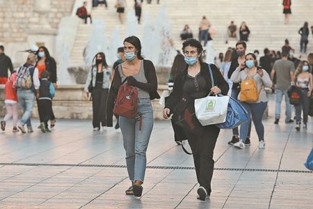 Καθ’ οδόν η νέα μετάλλαξη, ακόμη και το καλοκαίρι