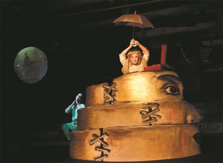 Το «θέατρο του παραλόγου» ως αντιφασιστική πράξη