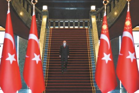Ρωγμές στην «παντοκρατορία» Ερντογάν –  Οι «ανήσυχοι συντηρητικοί» και οι αλλαγές στην τουρκική κοινωνία