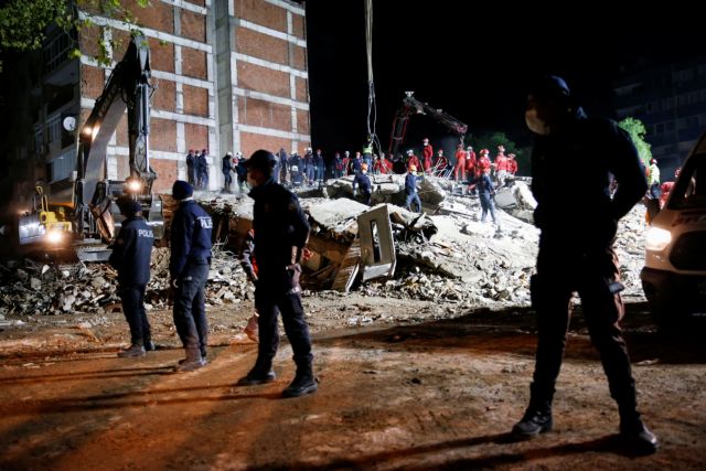 Το MEGA στη Σμύρνη: Συγκλονιστικές στιγμές στα χαλάσματα- «Θέλω να βγω, θέλω νερό» φωνάζει 14χρονος