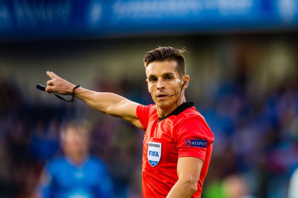 Champions League : Ο Κάρλος ντελ Θέρο θα διαιτητεύσει τον αγώνα Μάντσεστερ Σίτι – Ολυμπιακός