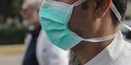 Κορωνοϊός: Γιατί θα πρέπει να φοράμε μάσκες ακόμα και μετά το εμβόλιο