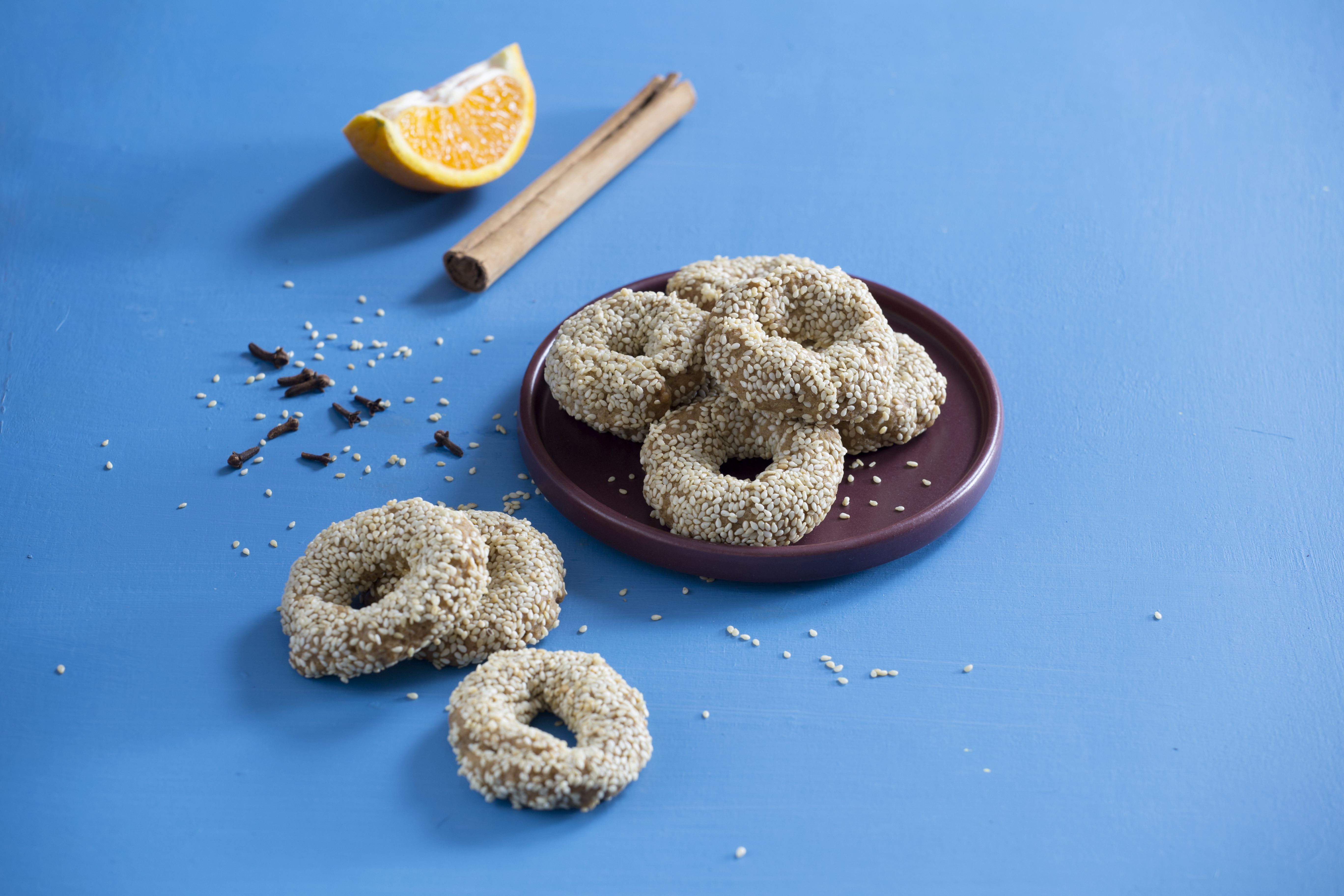 Κουλουράκια με τσικουδιά και πορτοκάλι