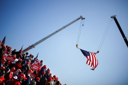 Εκλογές ΗΠΑ με μέγιστη πόλωση και μια χώρα βαθιά διαιρεμένη