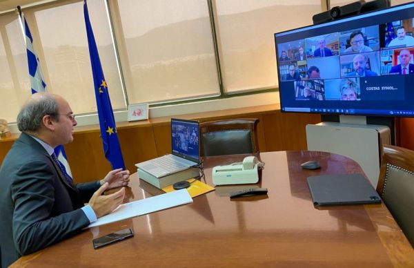 Άμεσα ρύθμιση στη Βουλή για τα ετοιμόρροπα κτίρια