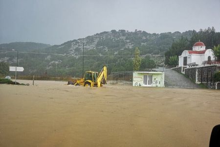 Κρήτη : Πλημμύρες και εγκλωβισμοί στο Οροπέδιο Λασιθίου