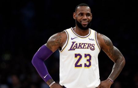 Λεμπρόν : Αντίθετος με την έναρξη του NBA τον Δεκέμβριο