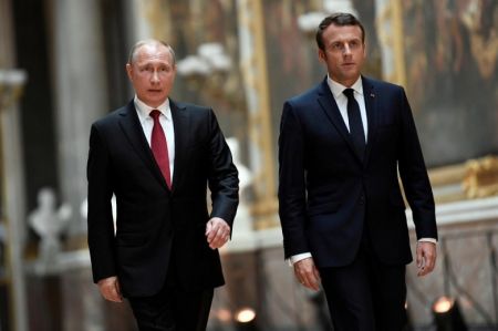 Ναγκόρνο Καραμπάχ : «Αναγκαίο να τερματιστούν οι συγκρούσεις» τονίζουν Μακρόν – Πούτιν