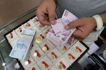 Τουρκική λίρα : Οπισθοχωρεί το νόμισμα – Πώς αντιδρά η αγορά