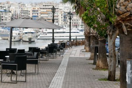 Τζον Ιωαννίδης: «Τυφλή» λύση το lockdown – Έως 1 εκατομμύριο Έλληνες με κορωνοϊό