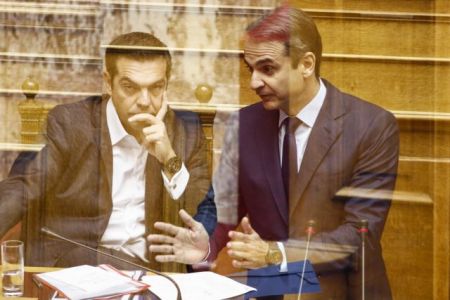 Κορωνοϊός : Ο Μητσοτάκης ενημερώνει τη Βουλή για την πανδημία