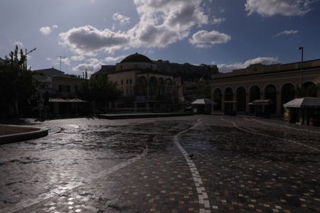 Ο καιρός σήμερα : Νεφώσεις και τοπικές βροχές