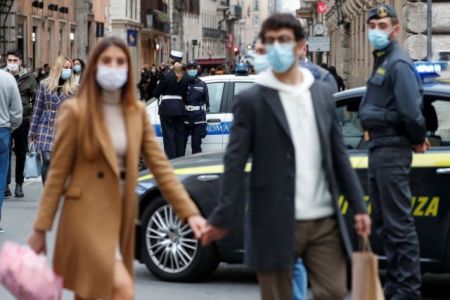 Ιταλία: Σε πλήρη έξαρση η πανδημία με 34.000 κρούσματα σε μία μέρα