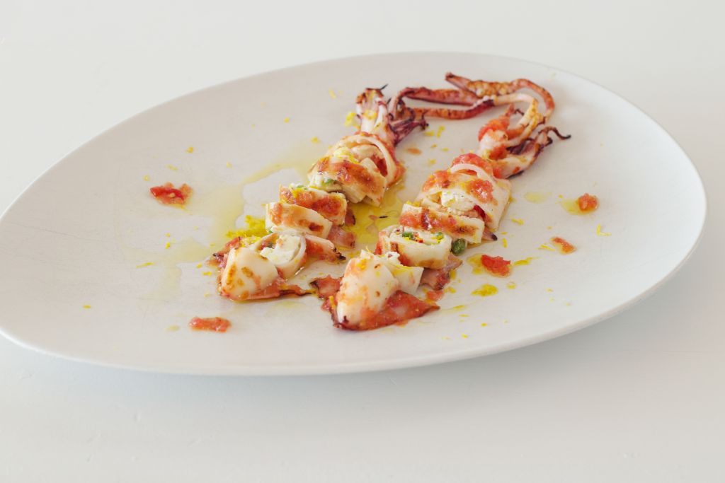 Καλαμάρι γεμιστό με τυρί