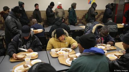 Η πανδημία επιτείνει το πρόβλημα της πείνας στη Νέα Υόρκη