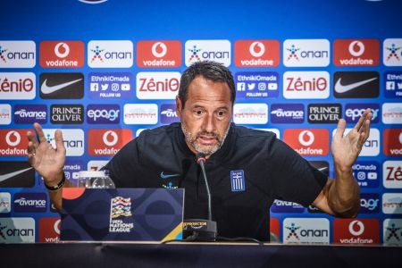 Φαν Σιπ : «Τελικός το ματς με τη Σλοβενία»