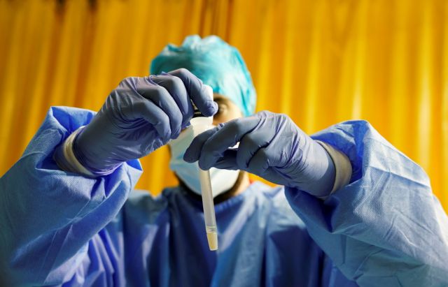 Κορωνοϊός : Τα rapid τεστ «πιάνουν» με ακρίβεια τους ασθενείς που είναι πιο μολυσματικοί