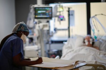 Κορωνοϊός : Στα όριά τους τα νοσοκομεία της χώρας – Ασφυξία στις ΜΕΘ με τους διασωληνωμένους