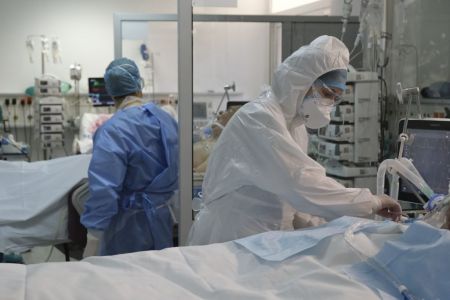 Κορωνοϊός : 27χρονος νοσηλεύεται διασωληνωμένος στο 251 ΓΝΑ