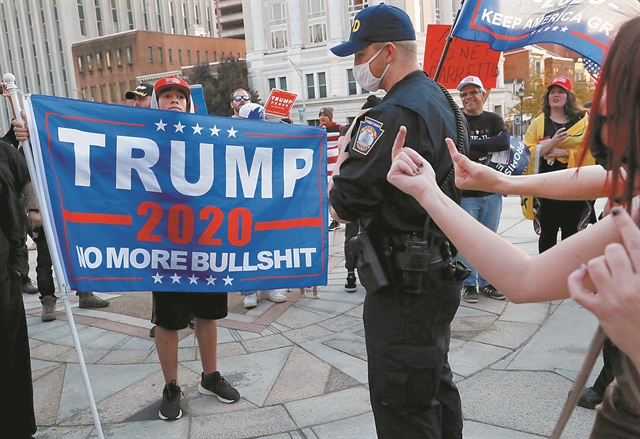 Επικίνδυνη η καθυστέρηση Τραμπ να παραδώσει την εξουσία