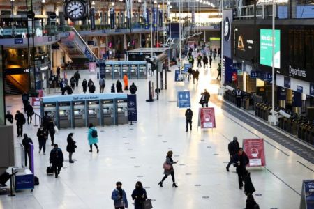 Τζόνσον: Παρουσιάζει το σχέδιο της άρσης του lockdown