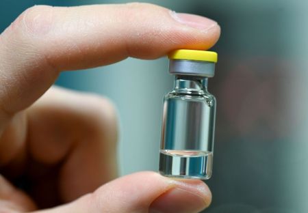 Κορωνοϊός : Πράσινο φως και για δεύτερο ρωσικό εμβόλιο