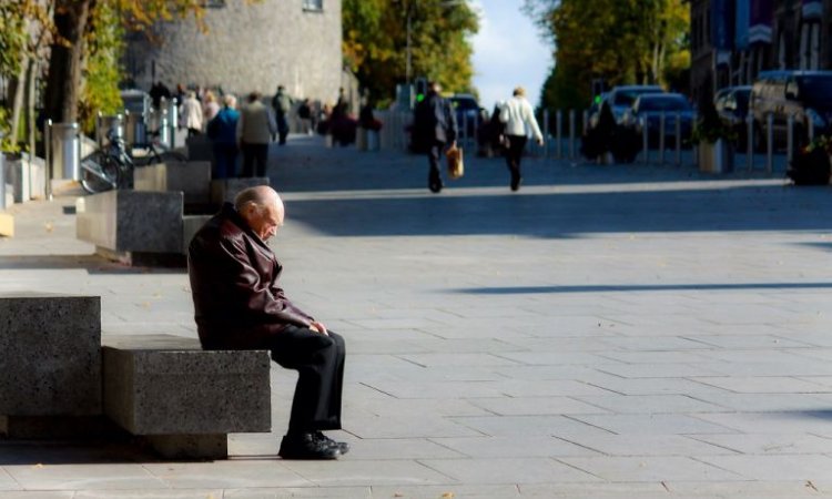 Lockdown : Η κοινωνική απομόνωση κάνει τους ανθρώπους να «πεινούν» για παρέα όπως για το φαγητό