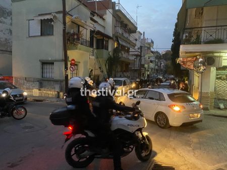 Θεσσαλονίκη : Επεισόδια σε αστυνομικό έλεγχο για συνωστισμό – Ένας τραυματίας