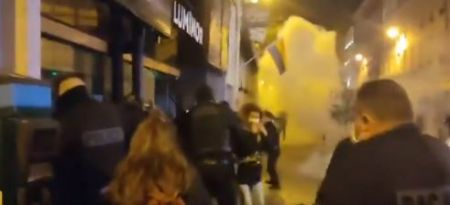 Παρίσι : Επεισόδια και τραυματισμοί κατά τη διάρκεια εκκένωσης καταυλισμού προσφύγων